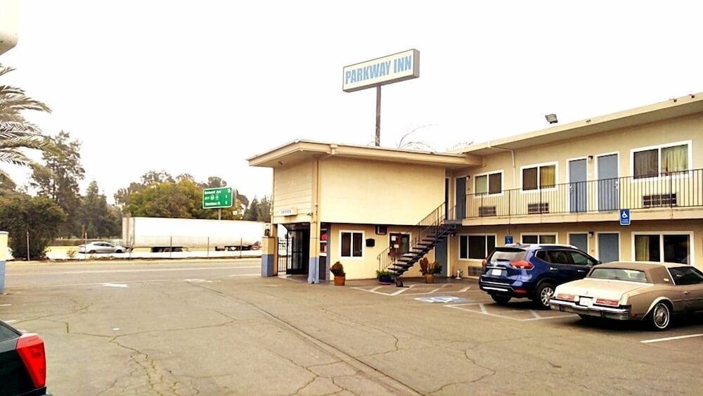Parkway Inn Fresno Exteriör bild