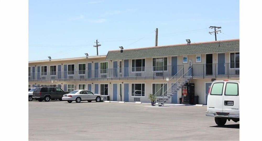 Parkway Inn Fresno Exteriör bild