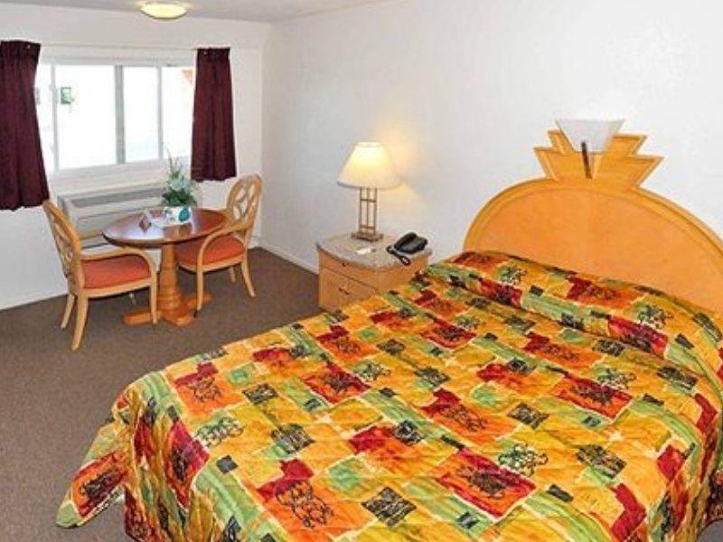 Parkway Inn Fresno Exteriör bild