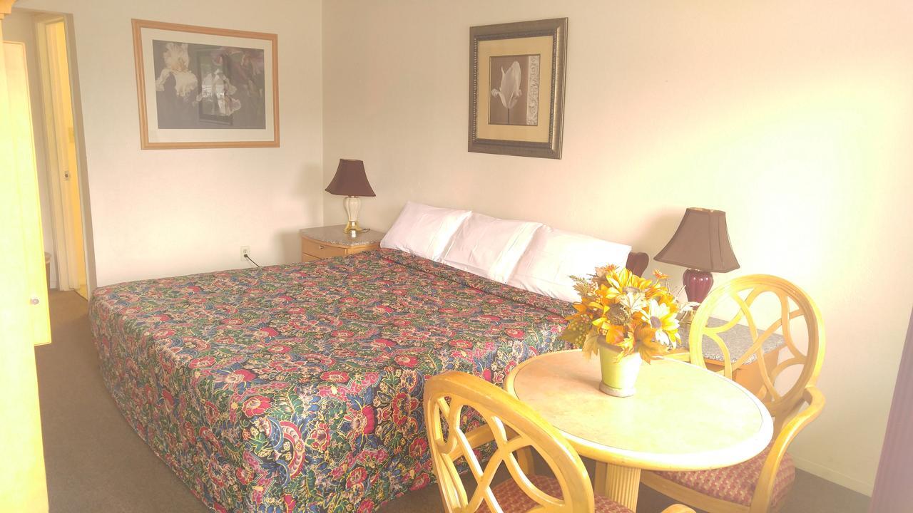 Parkway Inn Fresno Exteriör bild