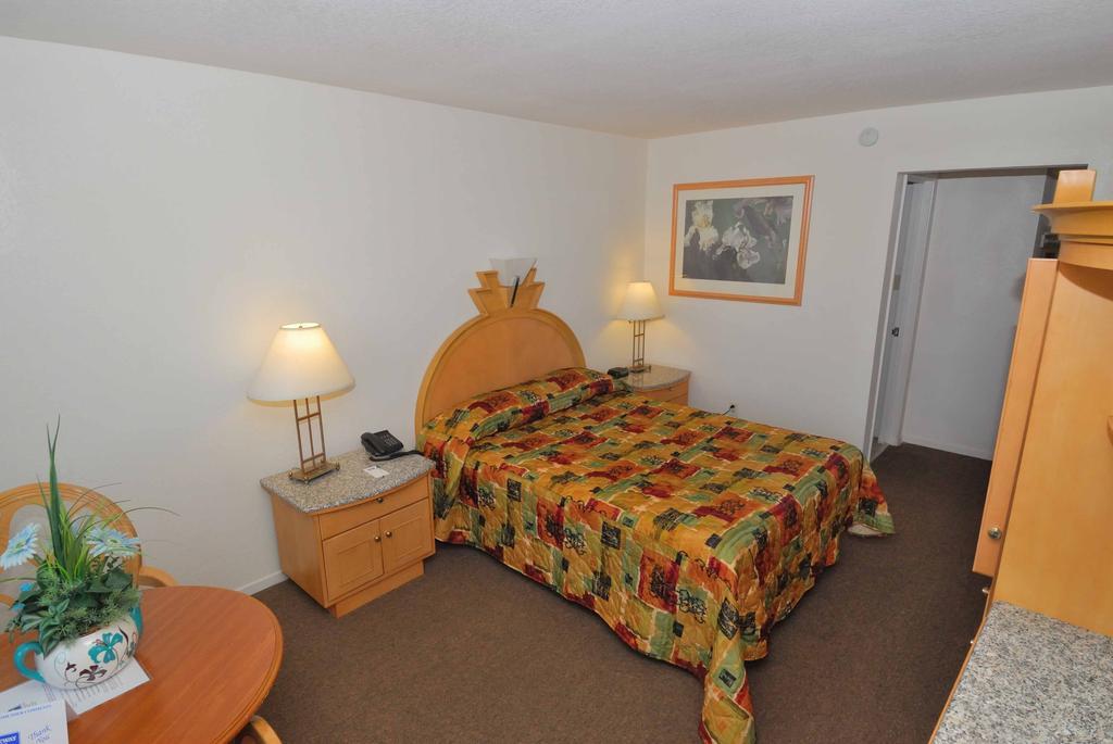 Parkway Inn Fresno Exteriör bild